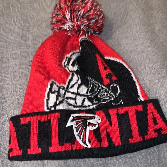 Atlanta Falcons Cuffed Knit Hat with Pom - Picture 2 of 4